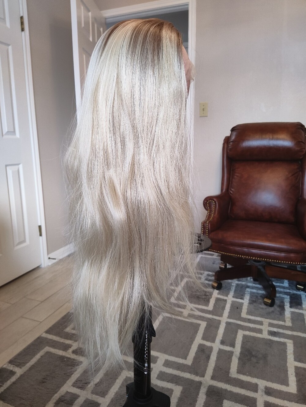 Ombre Highlight Blonde 13x5 Synthetic HD Lace Glueless Wig 150% Density 24" - Picture 7 of 11